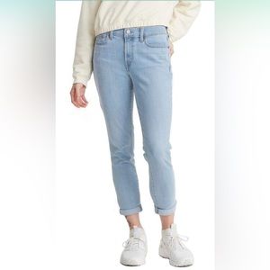 Levi’s Boyfriend Jeans